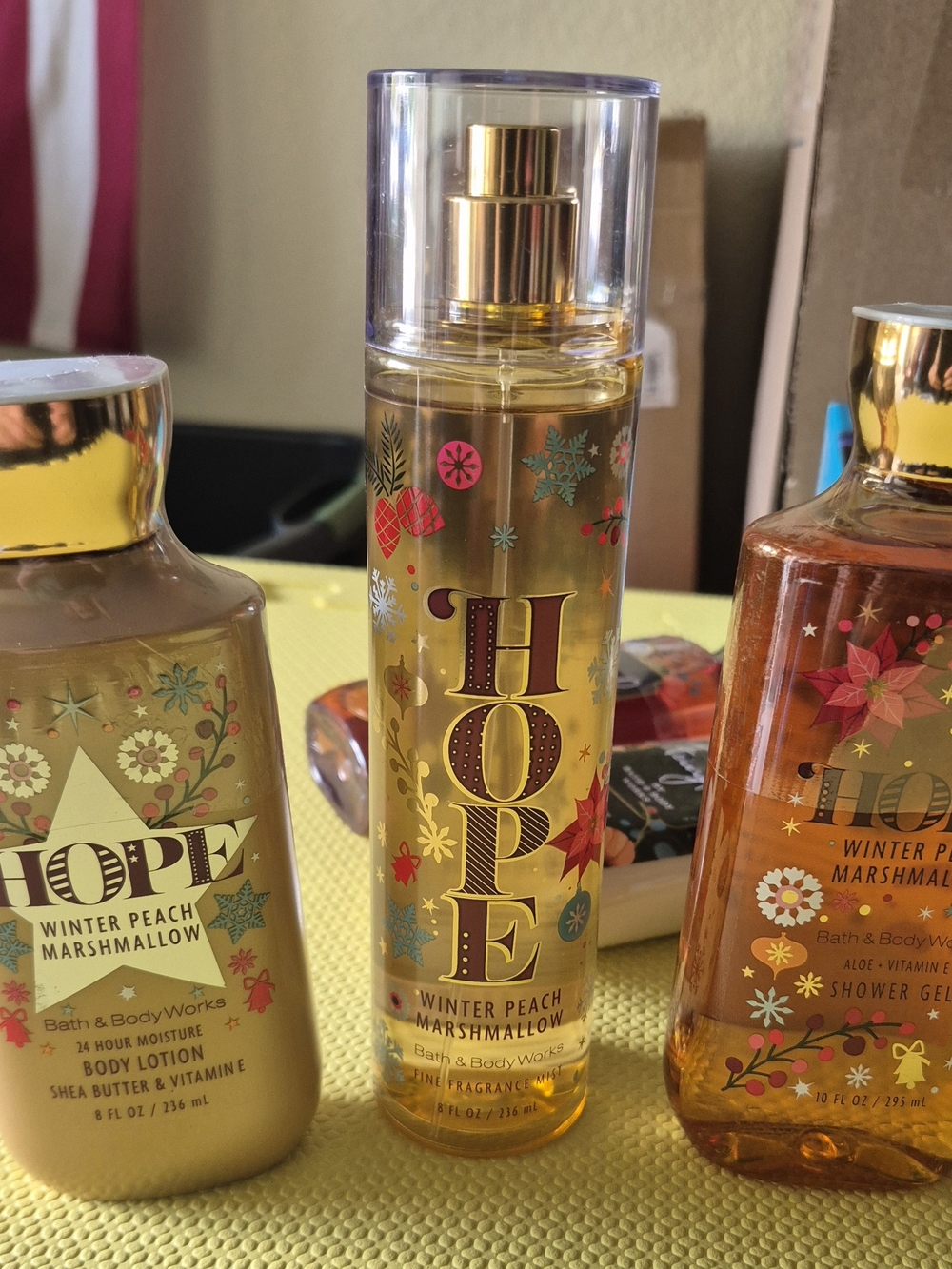 Bath & Body Works Hope Winter Peach Marshmallow Fragrance Mist - Gold
